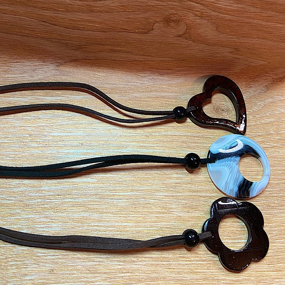Reading Glasses Holders Necklace Leather & Resin Necklaces Lot of 3 Unisex. - Picture 2 of 4